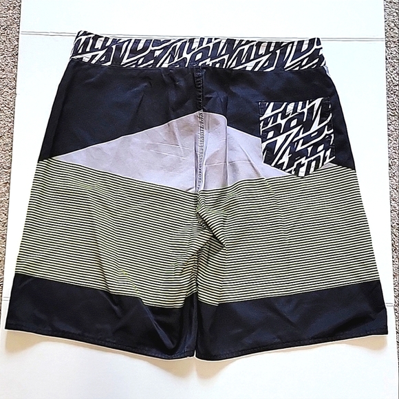Mountain Dew Board Shorts Men's Green Striped Swim Trunks Size 38 - Picture 3 of 10